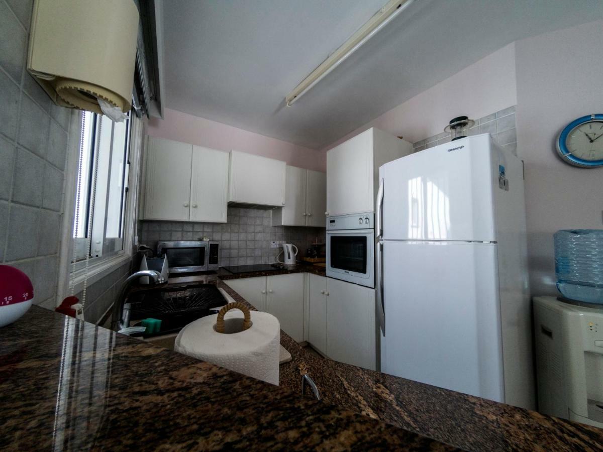 Blue Bay Beach House Ларнака Екстер'єр фото